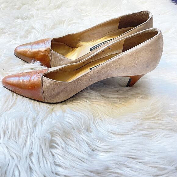 Stuart Weitzman Vintage Tan Suede Cap Toe Heels Pumps Women's Size 6 Wide - Picture 7 of 10